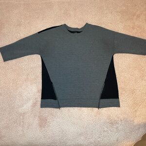 a.n.a A New Approach Women’s Black and Gray Sweater Top Large size Long Sleeve